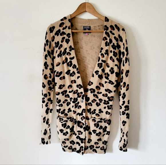PINK by Victoria Secret  Leopard Print Long Sleeve Cardigan Sweater Size XS - Picture 13 of 13